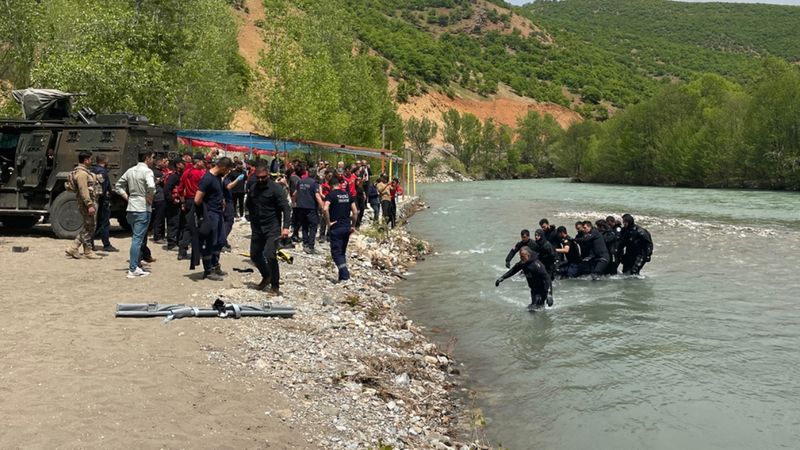 Munzur Çayı'nda kaybolan 3 kişiden 1'nin cansız bedenine ulaşıldı