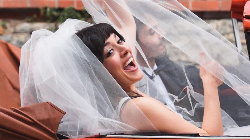 Ezgi Mola ve sevgilisi Mustafa Aksakallı evlendi