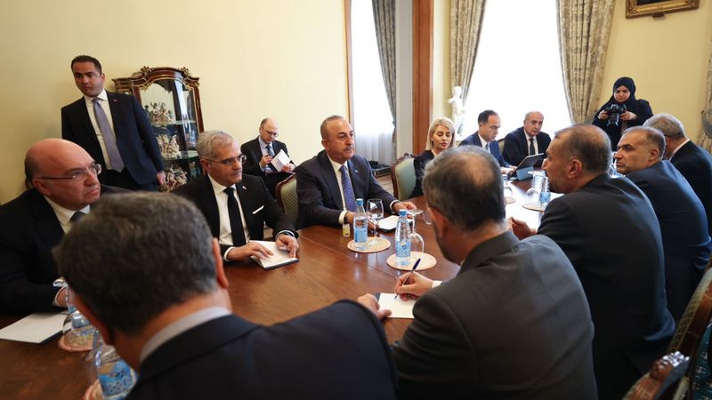 Mevlüt Çavuşoğlu, İranlı mevkidaşı Abdullahian ile görüştü