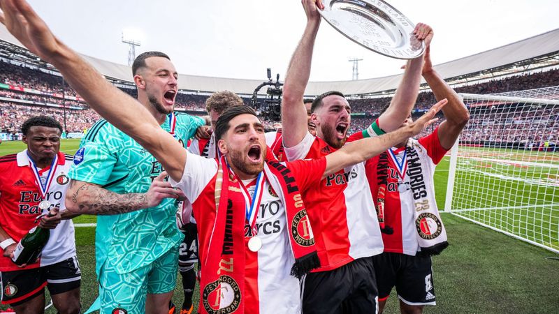 Hollanda'da şampiyon Feyenoord oldu