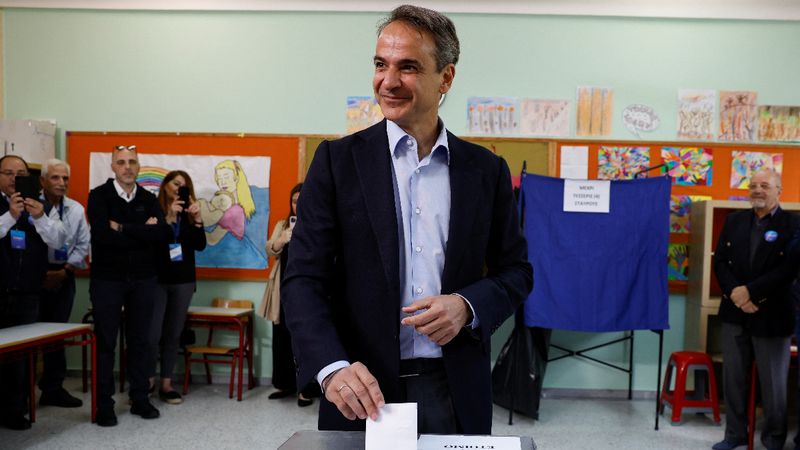 Yunanistan Başbakanı Miçotakis, oyunu Atina'da kullandı