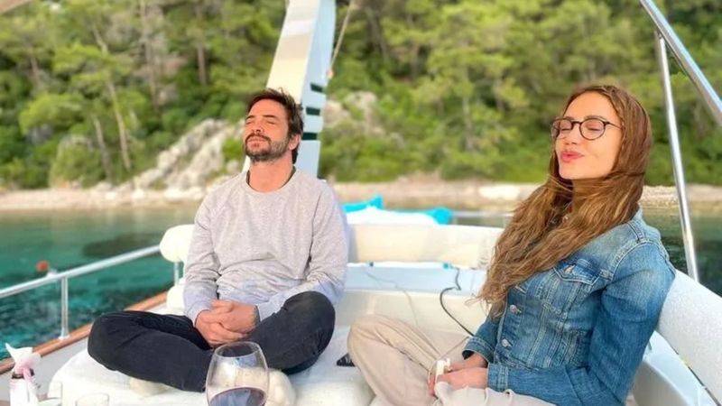 Ahmet Kural, avukat sevgilisine geri döndü