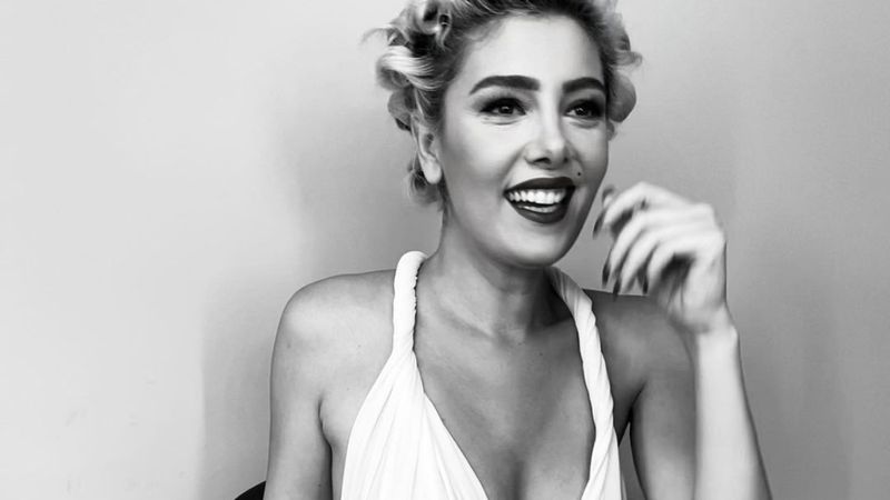 Burcu Binici jartiyer giydi