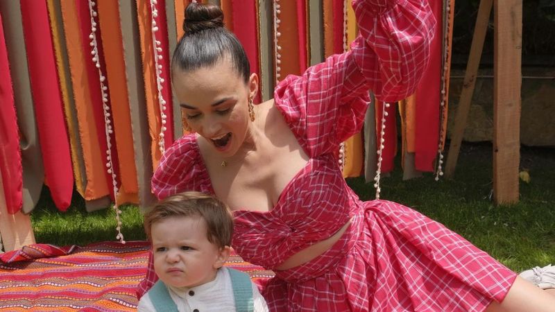 Hande Soral ile İsmail Demirci'nin oğlu Ali bir yaşında