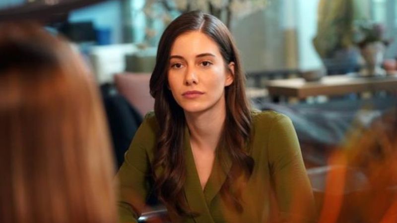 Beril Pozam tatil sezonunu açtı