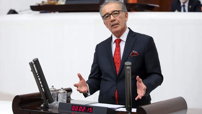 Ahat Andican, İyi Parti'den istifa etti