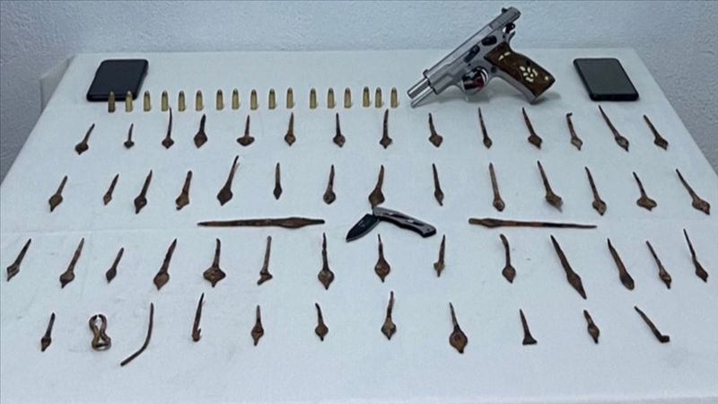 Kahramanmaraş'ta Roma dönemine ait olduğu değerlendirilen mızrak uçları ele geçirildi