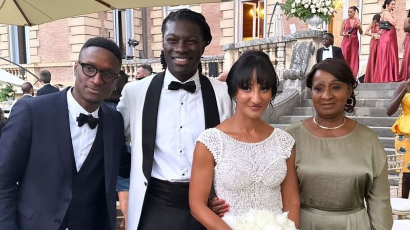 Bafetimbi Gomis evlendi