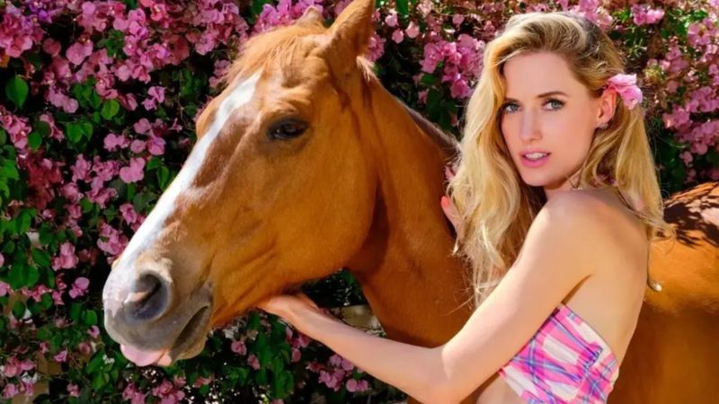 Wilma Elles'ten müjdeli haber! Üçüncü bebeğine 7 aylık hamile