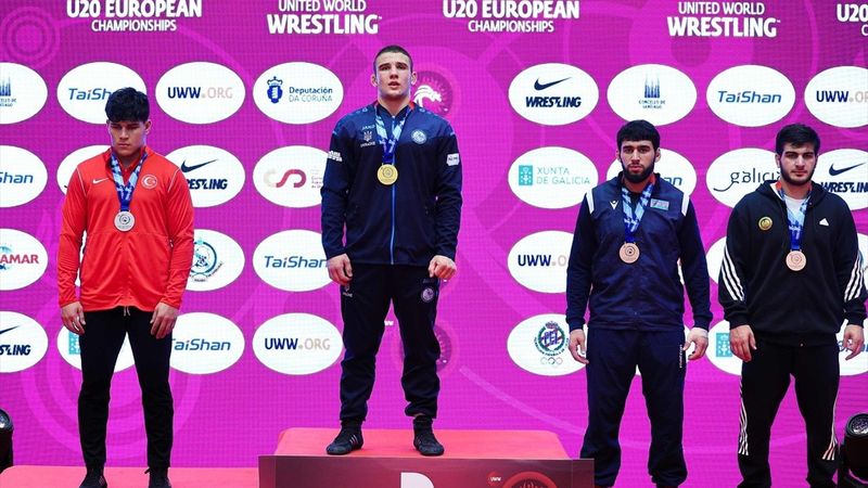 Milli güreşçiler, 20 Yaş Altı Avrupa Şampiyonası'nda 3 madalya kazandı