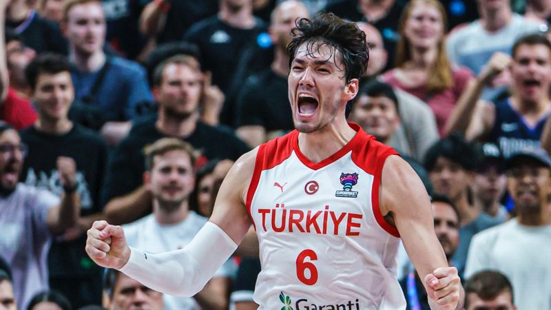 Cedi Osman, üç takımlı takasta San Antonio Spurs'e transfer oldu