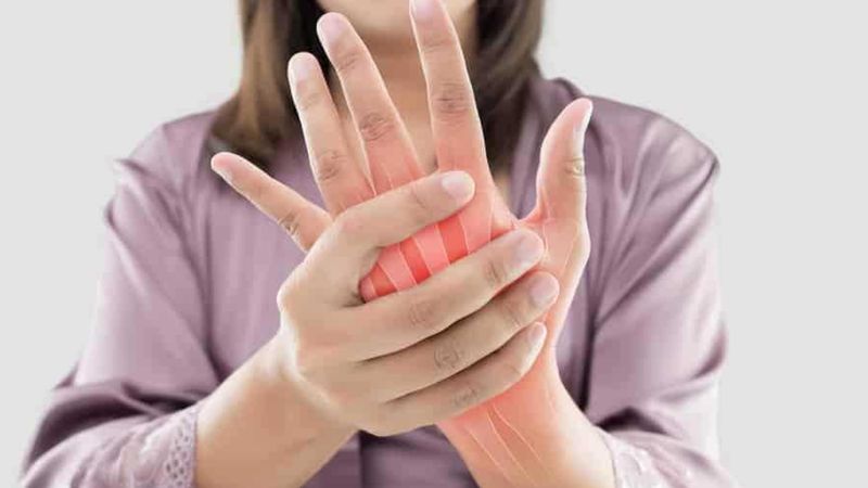 İltihaplı eklem romatizması olanlar dikkat! Bu yiyecekleri sakın yemeyin...