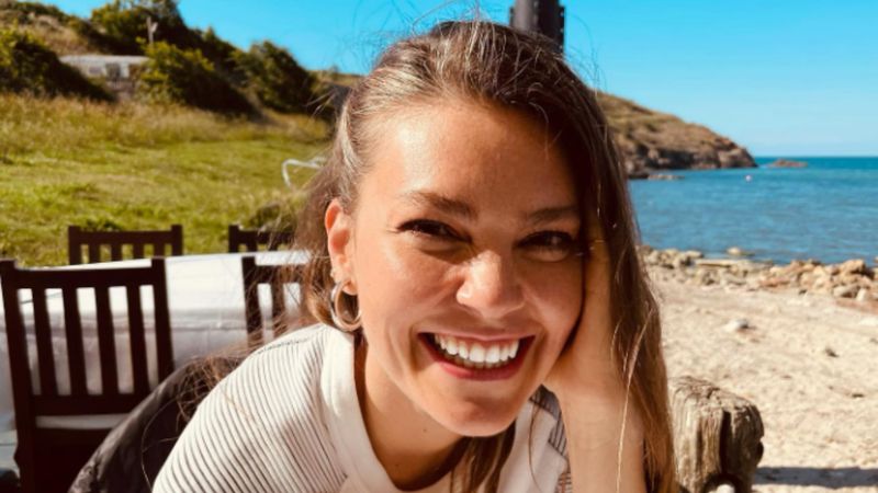 Aslı Enver ilk bebeğini kucağına aldı! İşte ünlü oyuncunun kızı 'Elay bebek..'