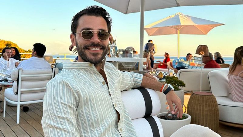 Hakan Sabancı, tatilden Hande Erçel'siz döndü