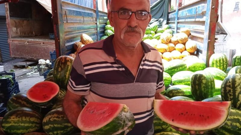 Karpuzda fiyatlar yükseldi: Vatandaş yarım ve çeyrek tercih ediyor
