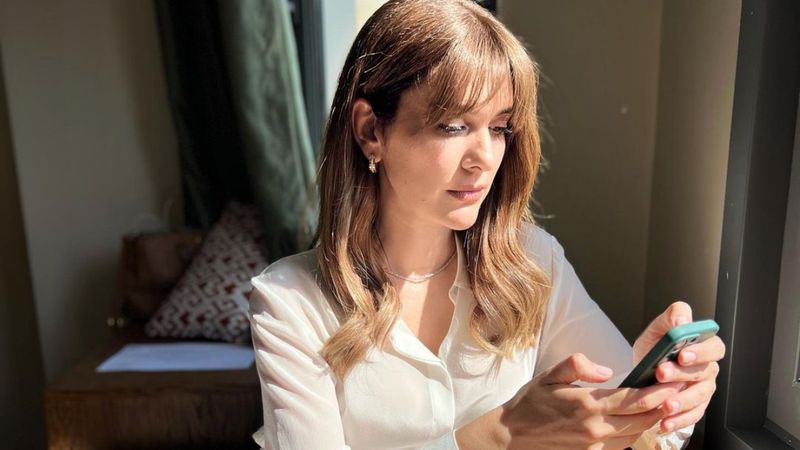 Bergüzar Korel, tatilde