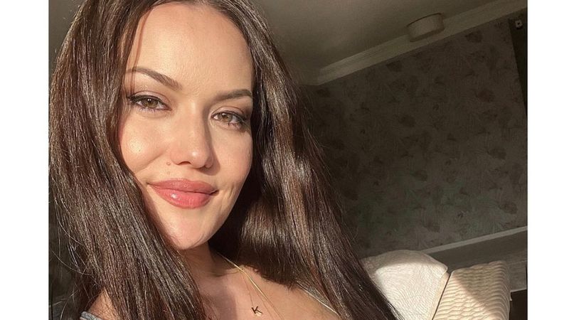 Burak Özçivit ile Fahriye Evcen'in tekne pozu