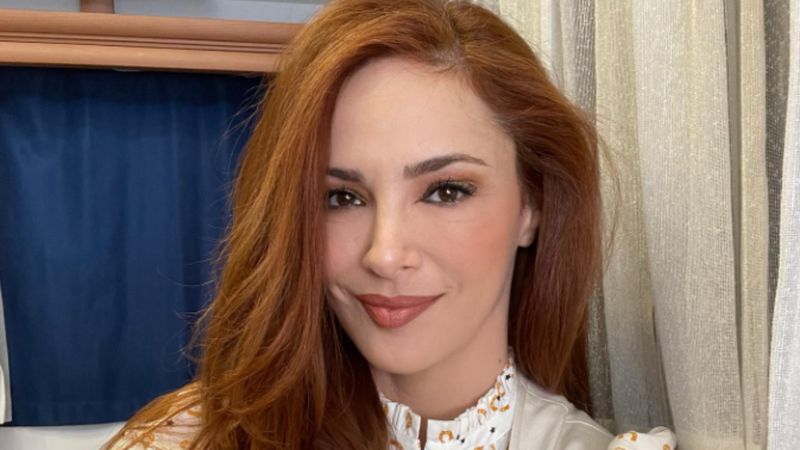 44'lük Mine Tugay'ın kusursuz fiziğine yorum geldi: 'Neden yaşlanmıyorsun'