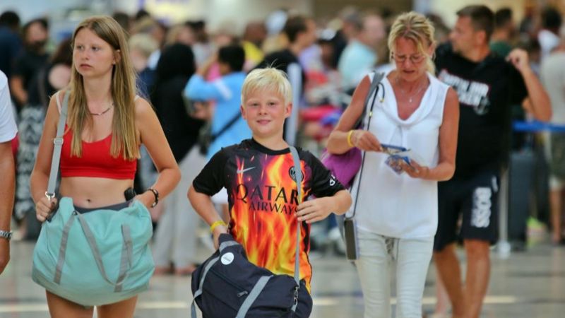 Antalya'da tüm zamanların yolcu rekoru kırıldı