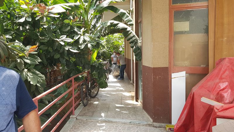 Antalya'daki binada ceset bulundu! Ekipler kokudan dolayı zor anlar yaşadı...