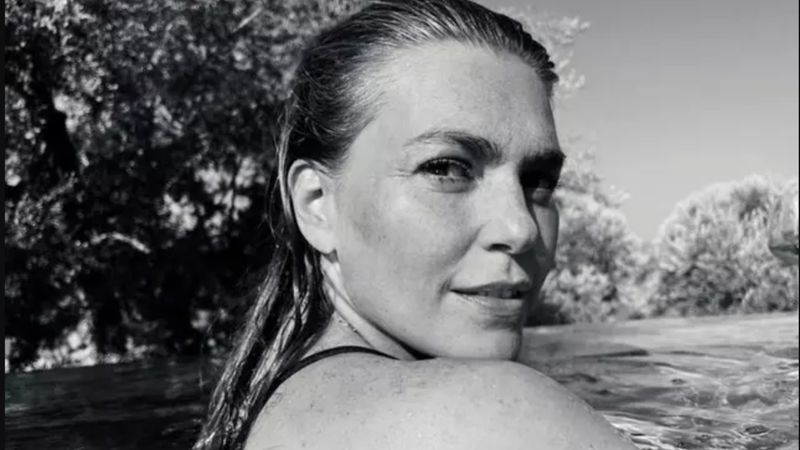 Yeni doğum yapan Aslı Enver'den havuz pozu