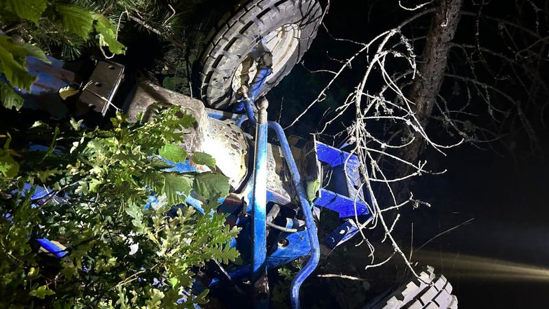 Kastamonu'da traktör uçuma yuvarlandı: 4 yaralı