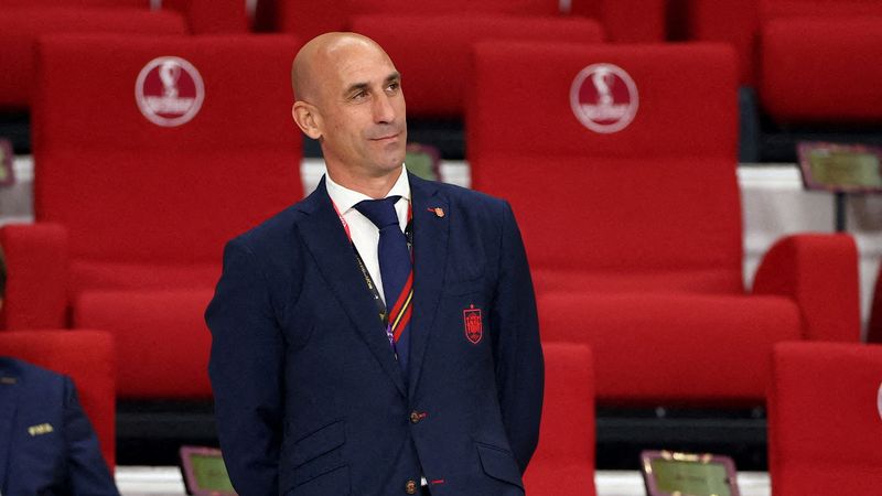 FIFA, İspanya Futbol Federasyonu Başkanı Luis Rubiales hakkında soruşturma başlattı