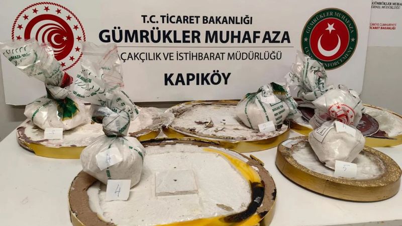 Van'da duvar saati içinde uyuşturucu bulundu