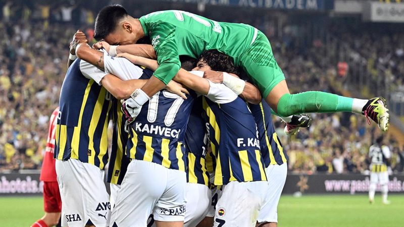 Fenerbahçe'yi yıkan büyük ayrılık... O maçı beklemeden gidecek! Gol yolları tamamen kapanıyor