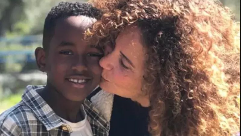 Oyuncu Esra Akkaya'nın okul heyecanı