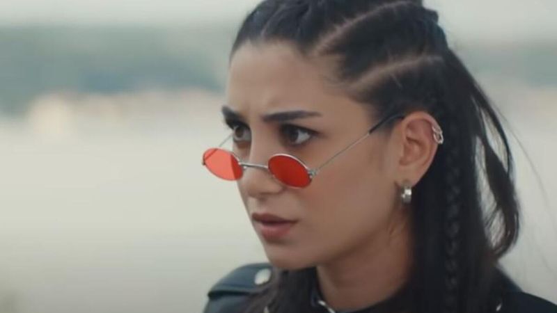 Sitare Akbaş'ın cesur paylaşımı sosyal medyanın nabzını yükseltti! 