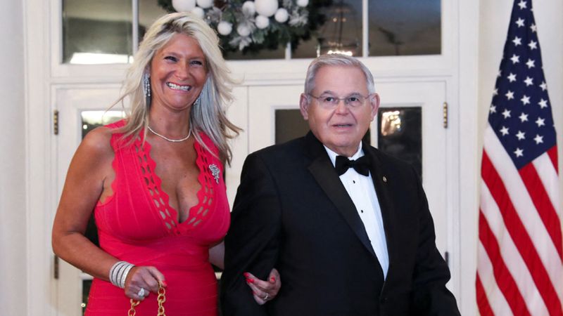 ABD, Bob Menendez ve eşi Nadine Arslanian'ın rüşvet skandalıyla çalkalanıyor
