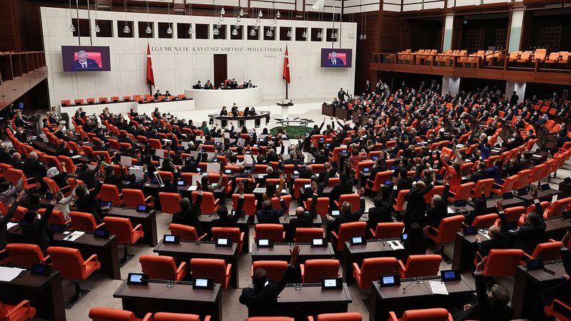 Irak ve Suriye tezkeresi TBMM'de