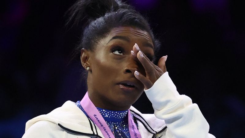 Simone Biles, cimnastiğe altın madalyayla döndü