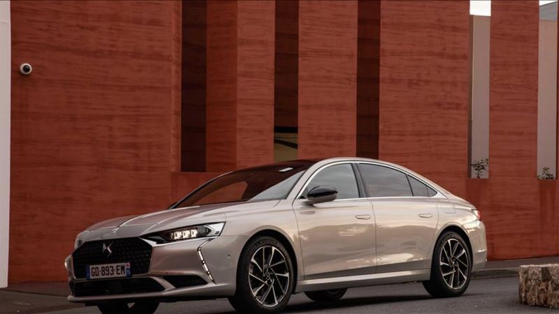 Yeni DS 9 OPERA E-TENSE 250 Türkiye'de satışta