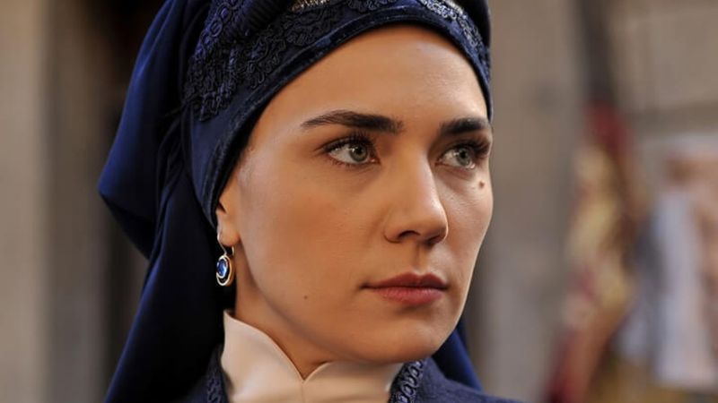 Buse Varol annesini paylaştı! Güzelliği sosyal medyanın diline düştü: 