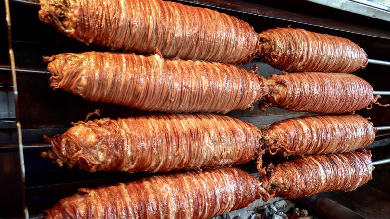 Sevmeyenler bile müptelası olacak! Kokoreçin faydalarını duyan inanamıyor! Haftada 2 kez yerseniz..