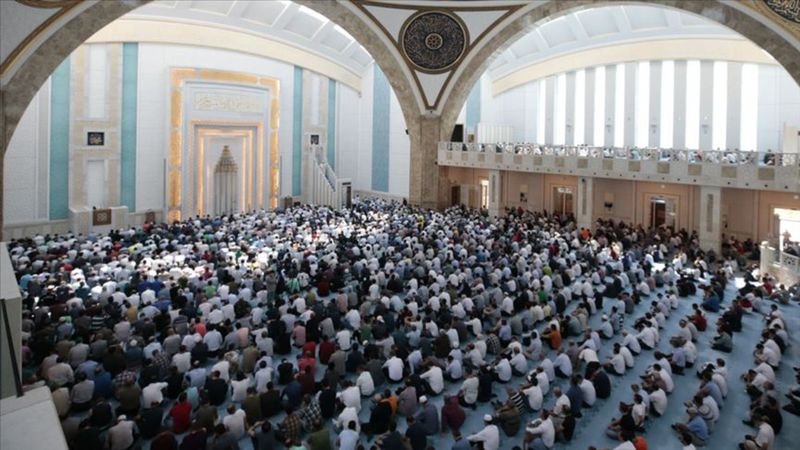 Diyanet'in Cuma hutbesi: Zulümle âbâd olunmaz