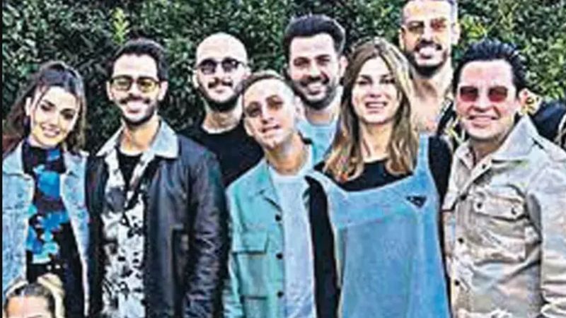 Hakan Sabancı, Hande Erçel'i ailesiyle tanıştırdı