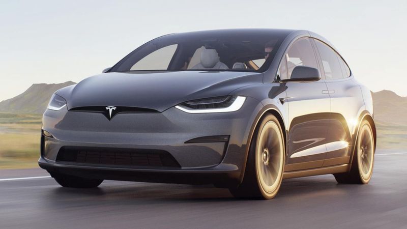 Tesla 55 bine yakın aracı geri çağırıyor