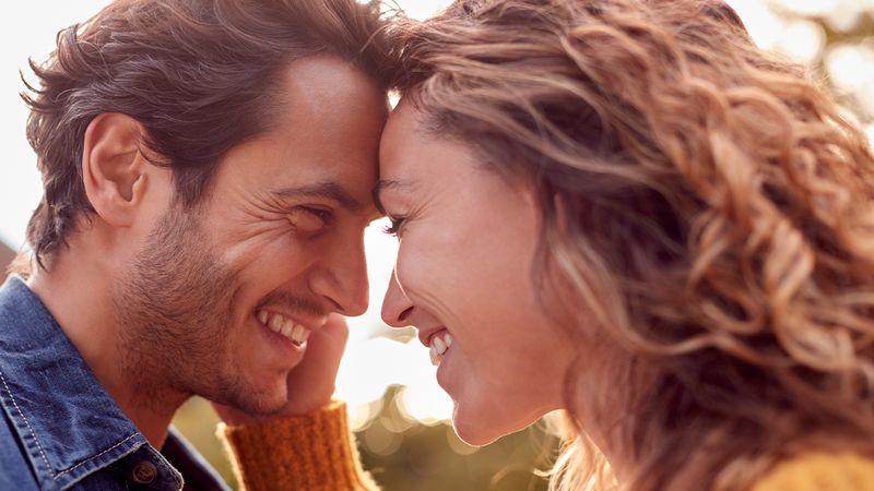 Neden aşık oluruz? Sebebi çok basitmiş...