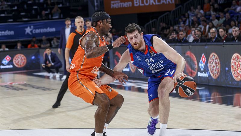 Anadolu Efes, Valencia'yı yenilgiyle tanıştırdı