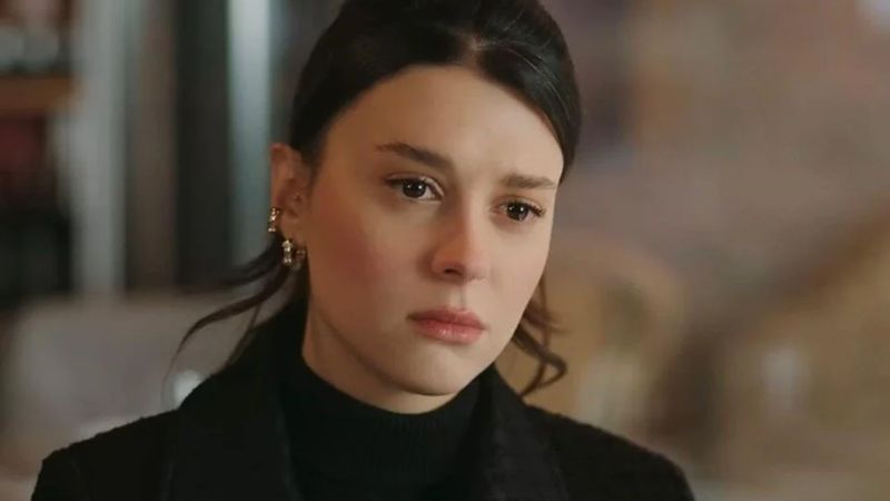 Yalı Çapkını'nın Pelo'su dekolte verdi, sosyal medya coştu: 