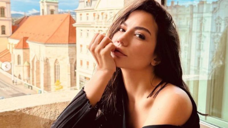 Demet Özdemir'in Budapeşte'de çekilen pozları olay yarattı