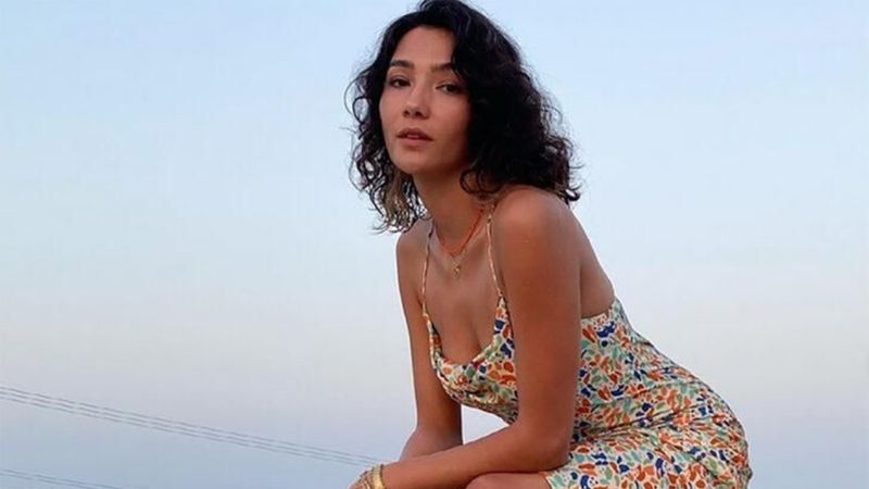 Aybüke Pusat'ın cesur pozları sosyal medyayı salladı! 'Güzelliğin şaka mı?'