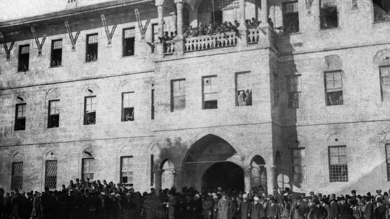 Sivas'ta Cumhuriyet ilanı!  Aynı kare 100 yıl sonra yeniden çekildi
