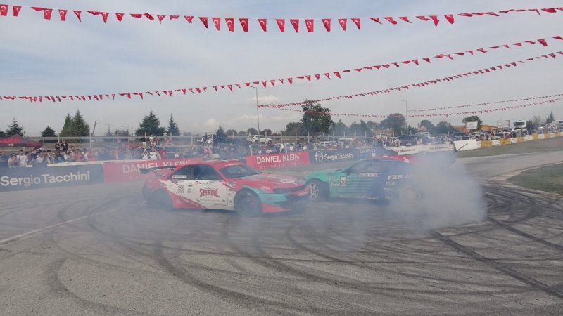 Uşak'ta 100. yıl coşkusu! Cumhuriyet'i drift atarak kutladılar