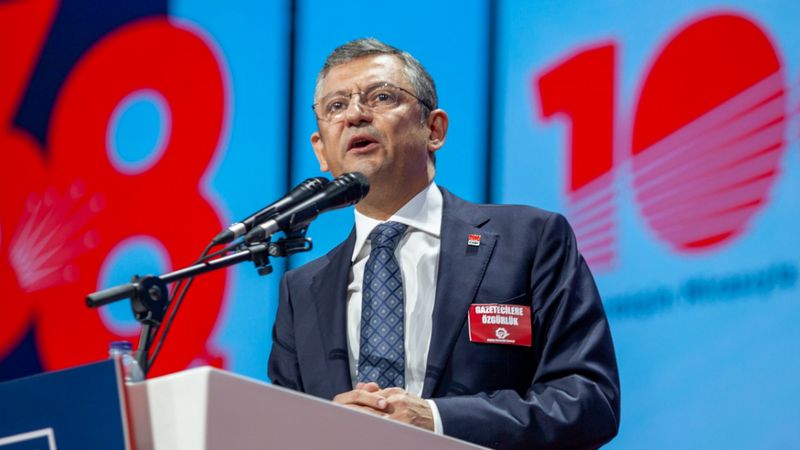 CHP'nin genel başkanı seçilen Özgür Özel, Kılıçdaroğlu'na fark attı