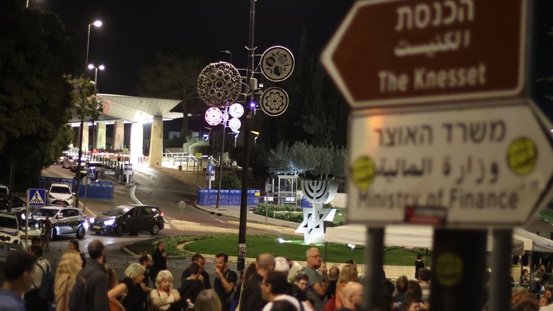 İsrail'de Netanyahu protestoları: İsrail Meclisi önünde çadır kurdular