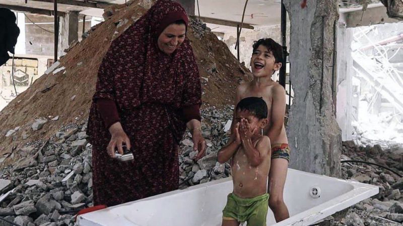 İsrail ayrım gözetmeksizin saldırıyor: Çocuklar savaşın bedelini ödüyor...